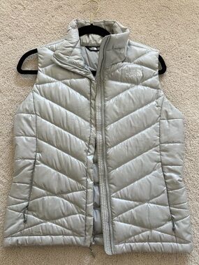 The North Face Women's Light Silver Quilted Down Vest S